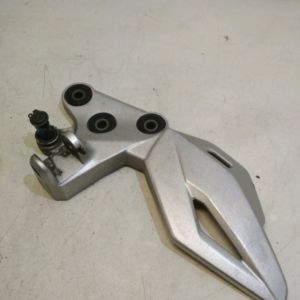 Suzuki - GSR 750 - 2016 - Platine repose pied