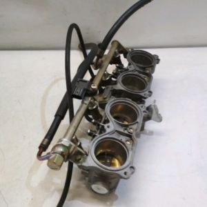 Honda - CBR1000 RR - 2004 - Rampe d'injection