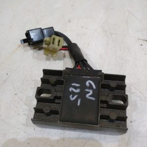 Suzuki - GN 125 - GN125 - 1997 - Régulateur de tension