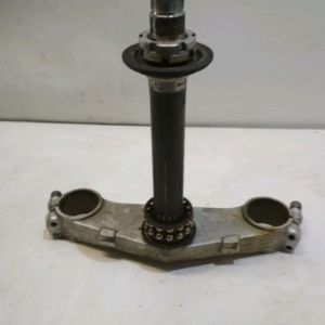 Suzuki - GSR 600 - 2006 à 2010 - Té de fourche inférieur