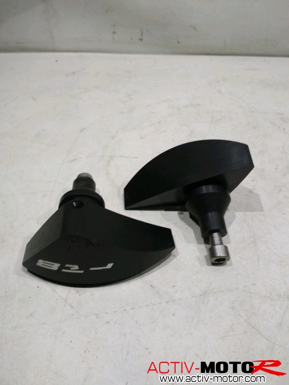 Yamaha - XJ6 - 2013 - Pédale de frein