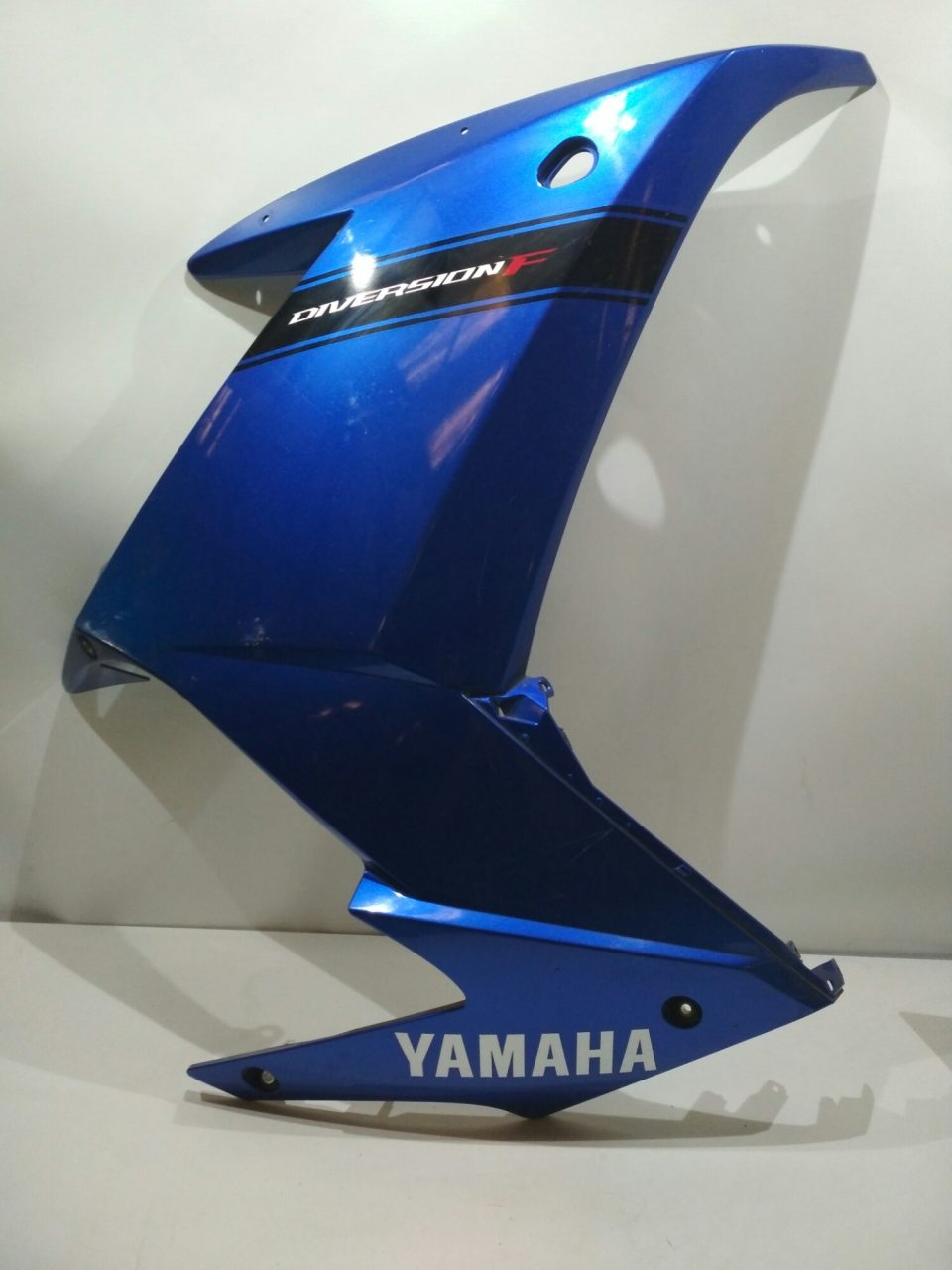 Yamaha - XJ6 - 2010 - Flanc de carénage